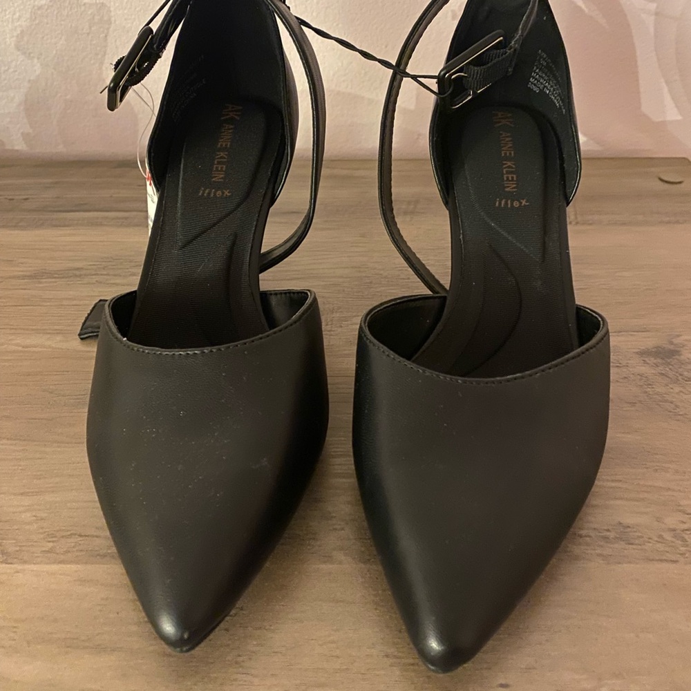Anne Klein Black Heels with Pointed Toe and Ankle Straps